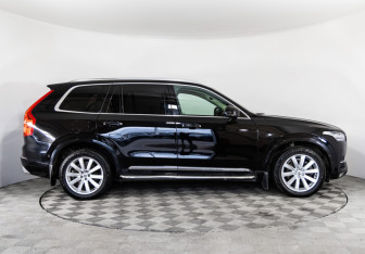 Подержанный автомобиль Volvo XC90 2019 года (4 фото)