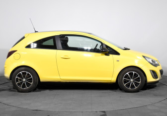 Подержанный автомобиль Opel Corsa 2012 года (4 фото)