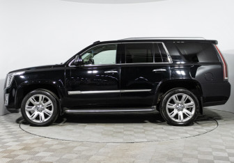 Подержанный автомобиль Cadillac Escalade Suv 2016 года (8 фото)