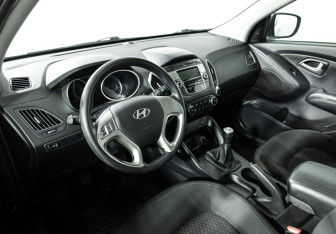 Подержанный автомобиль Hyundai ix35 2013 года (11 фото)