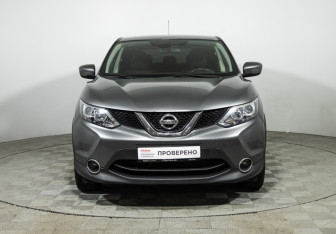 Подержанный автомобиль Nissan Qashqai 2016 года (2 фото)