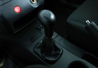 Подержанный автомобиль Mitsubishi Outlander 2004 года (12 фото)