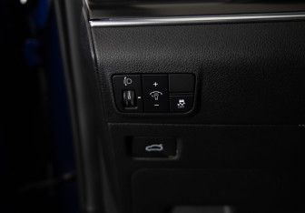 Подержанный автомобиль Kia K5 2021 года (17 фото)