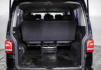 Подержанный автомобиль Volkswagen Caravelle 2013 года (29 фото)