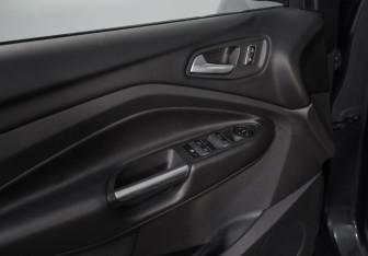 Подержанный автомобиль Ford Kuga 2014 года (17 фото)