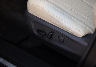 Подержанный автомобиль Infiniti QX60 2022 года (25 фото)
