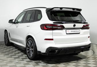 Подержанный автомобиль BMW X5 2020 года (7 фото)