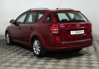 Подержанный автомобиль Kia Ceed Wagon 2008 года (7 фото)