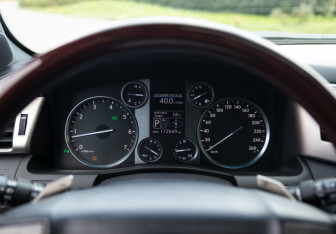 Подержанный автомобиль Lexus LX 2014 года (36 фото)