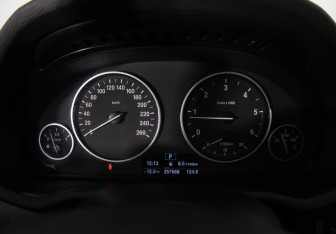 Подержанный автомобиль BMW X3 2012 года (10 фото)