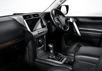 Подержанный автомобиль Toyota Land Cruiser Prado 2019 года (14 фото)
