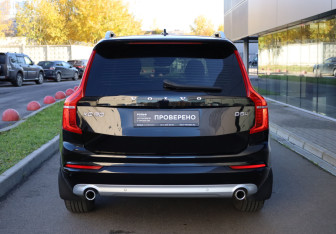 Подержанный автомобиль Volvo XC90 2018 года (5 фото)