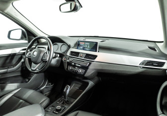 Подержанный автомобиль BMW X1 2020 года (9 фото)