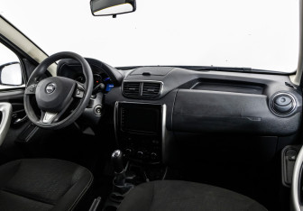 Подержанный автомобиль Nissan Terrano 2018 года (9 фото)