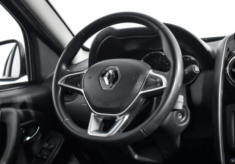 Подержанный автомобиль Renault Duster 2020 года (15 фото)