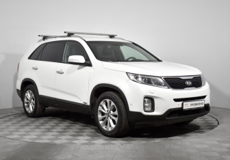 Подержанный автомобиль Kia Sorento 2017 года (3 фото)