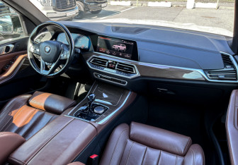 Подержанный автомобиль BMW X5 2019 года (16 фото)