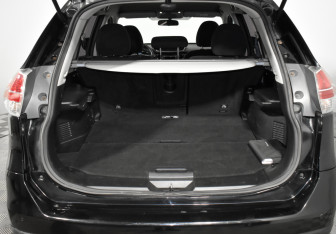 Подержанный автомобиль Nissan X-Trail 2015 года (18 фото)