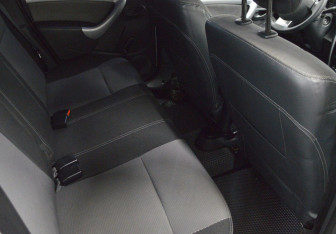 Подержанный автомобиль Renault Duster 2012 года (13 фото)