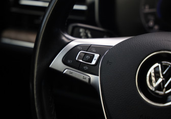 Подержанный автомобиль Volkswagen Touareg 2020 года (12 фото)
