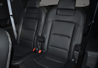 Подержанный автомобиль Geely Okavango 2023 года (15 фото)