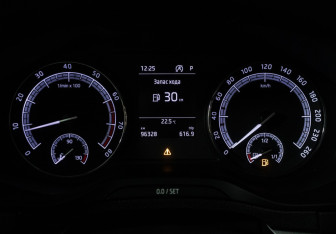 Подержанный автомобиль Skoda Karoq 2020 года (12 фото)