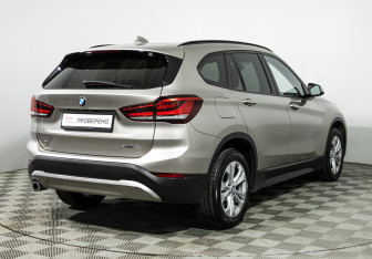 Подержанный автомобиль BMW X1 2020 года (5 фото)