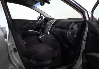 Подержанный автомобиль Toyota Corolla Verso 2007 года (19 фото)