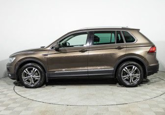 Подержанный автомобиль Volkswagen Tiguan 2017 года (8 фото)