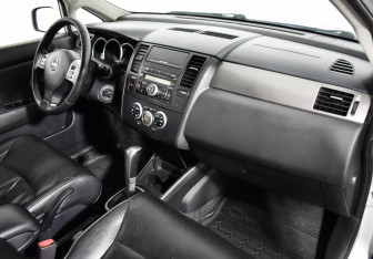 Подержанный автомобиль Nissan Tiida Sedan 2008 года (12 фото)