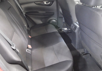 Подержанный автомобиль Nissan Qashqai 2016 года (13 фото)