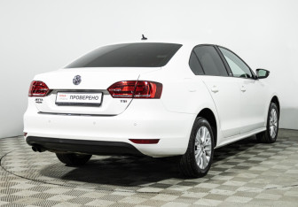 Подержанный автомобиль Volkswagen Jetta Sedan 2014 года (5 фото)