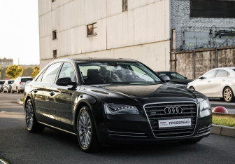 Подержанный автомобиль Audi A8 2011 года (5 фото)