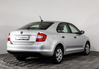 Подержанный автомобиль Skoda Rapid Liftback 2017 года (5 фото)