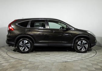 Подержанный автомобиль Honda CR-V 2015 года (4 фото)