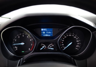 Подержанный автомобиль Ford Focus Sedan 2017 года (11 фото)
