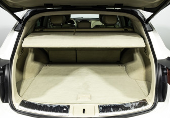 Подержанный автомобиль Infiniti QX70 2016 года (23 фото)