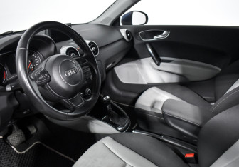 Подержанный автомобиль Audi A1 2012 года (9 фото)