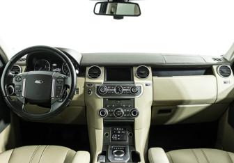 Подержанный автомобиль Land Rover Discovery 2015 года (13 фото)