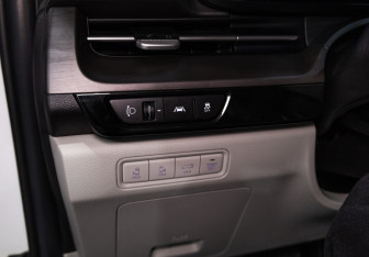 Подержанный автомобиль Kia Carnival 2020 года (23 фото)