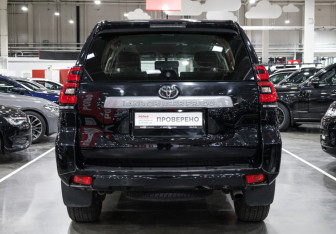 Подержанный автомобиль Toyota Land Cruiser Prado 2021 года (8 фото)