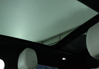 Подержанный автомобиль Land Rover Range Rover Velar 2020 года (12 фото)