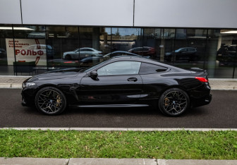 Подержанный автомобиль BMW M8 Coupe 2023 года (10 фото)