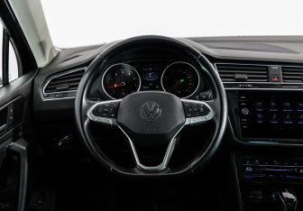 Подержанный автомобиль Volkswagen Tiguan 2020 года (12 фото)