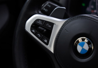 Подержанный автомобиль BMW X4 2021 года (17 фото)