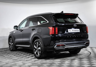 Подержанный автомобиль Kia Sorento 2021 года (7 фото)