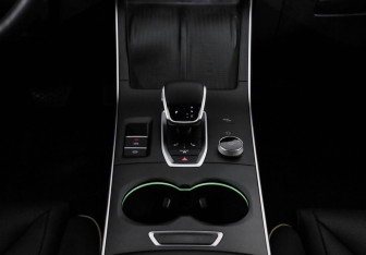 Подержанный автомобиль Omoda C5 2023 года (20 фото)