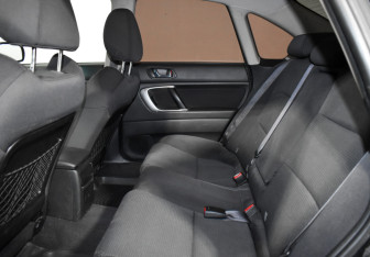 Подержанный автомобиль Subaru Legacy Sedan 2007 года (11 фото)