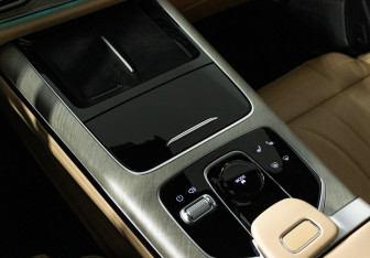 Подержанный автомобиль Jaecoo J8 2024 года (20 фото)