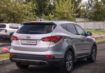 Подержанный автомобиль Hyundai Santa Fe 2012 года (6 фото)